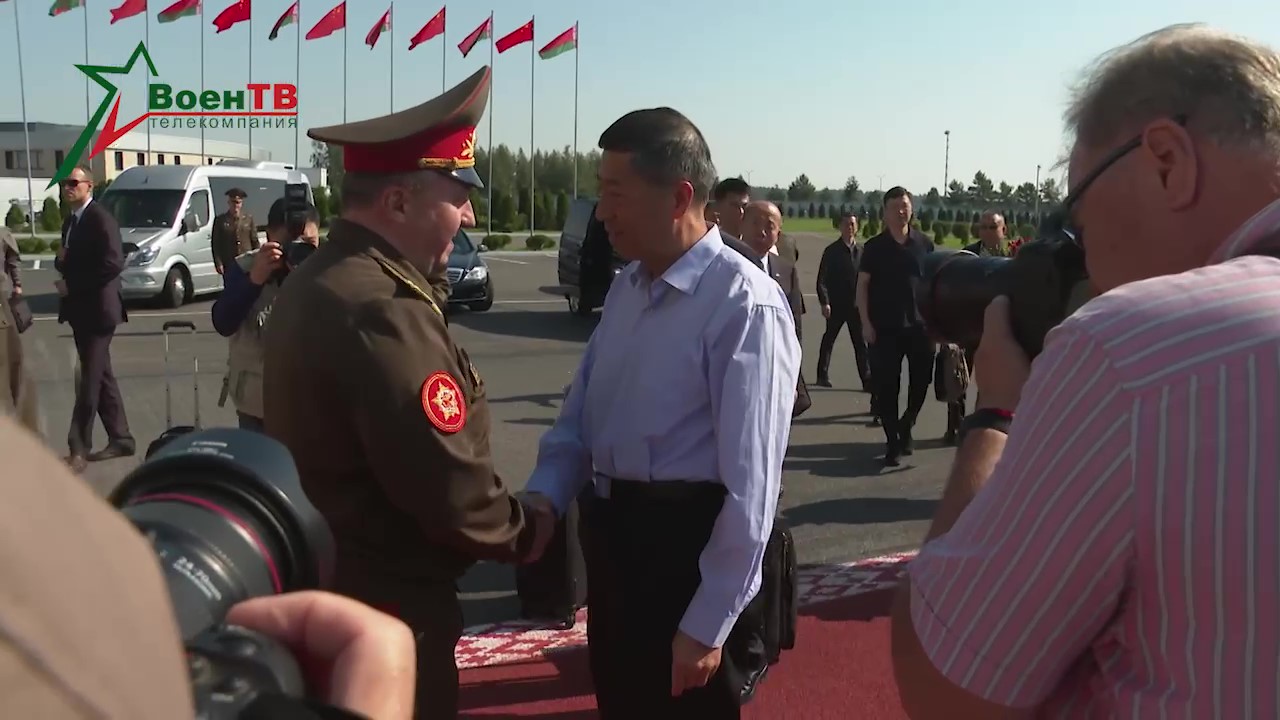 Министр обороны Китая прибыл в Минск