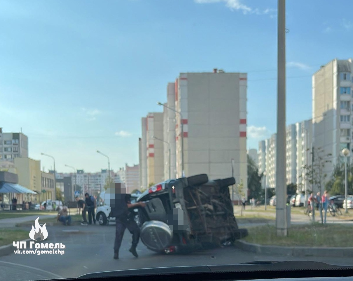 Автомобиль милиции протаранили в Гомеле