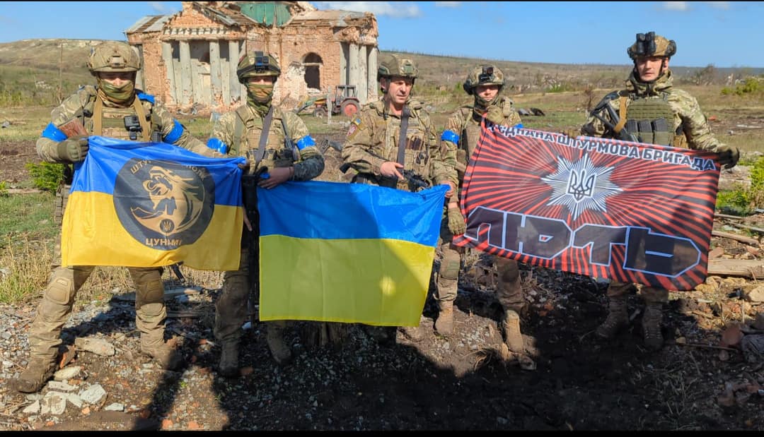 19-й месяц войны: украинское наступление на суше и на море