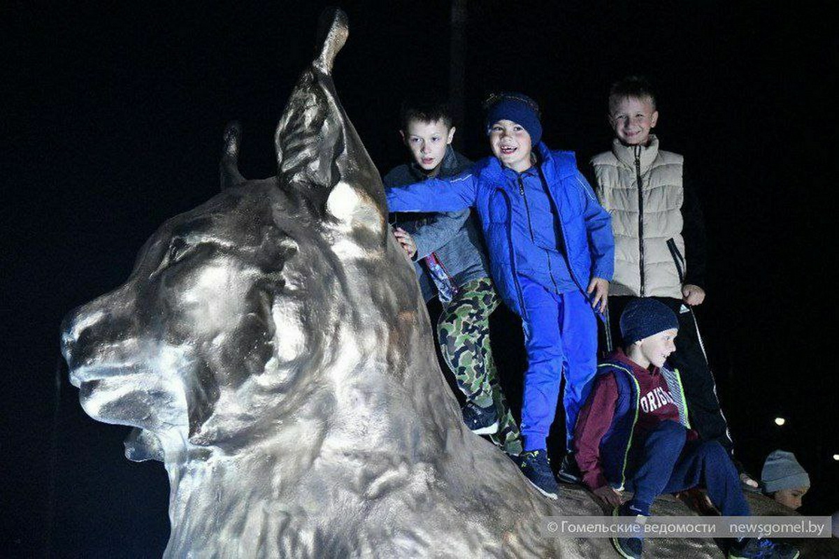 На въезде в Гомель появилась скульптура рыси
