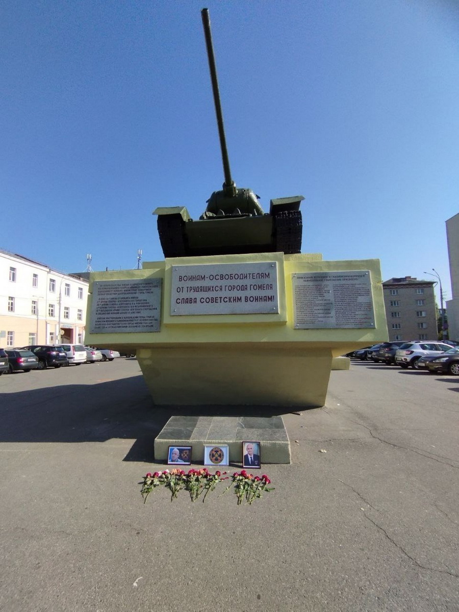 Фото главарей ЧВК «Вагнер» появились у монумента воинам-освободителям в Гомеле