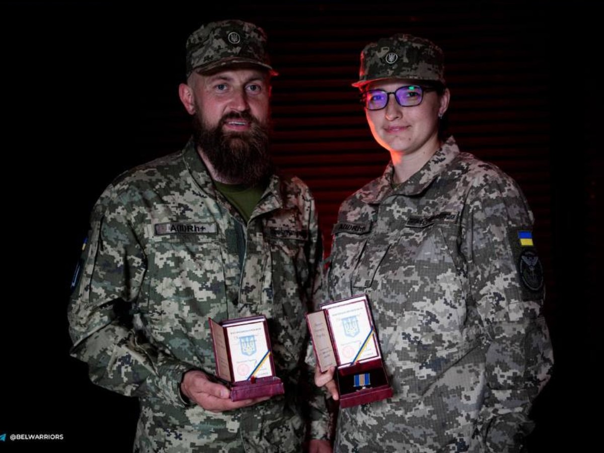 Четверо бойцов полка Калиновского получили награды от Зеленского