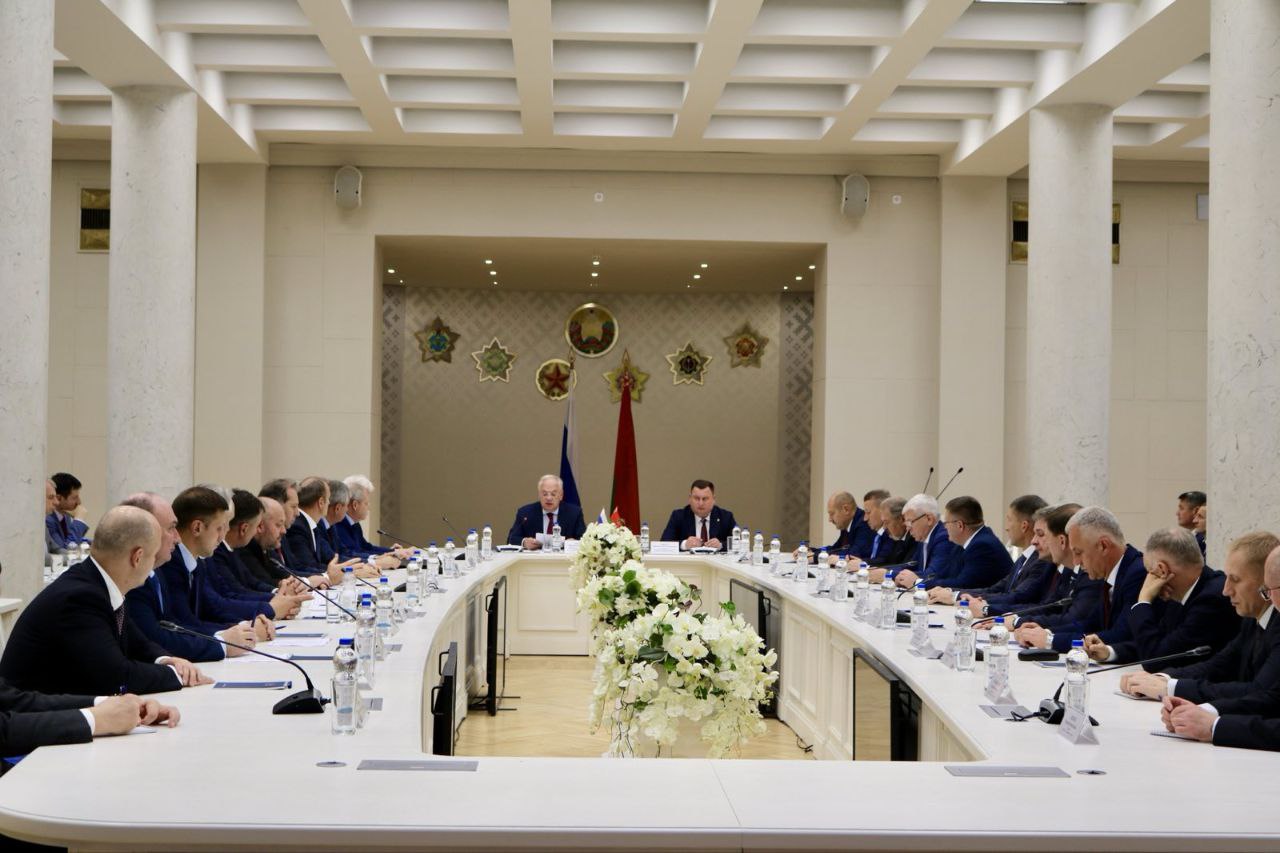 Беларусь и Россия подписали два контракта в военно-технической сфере