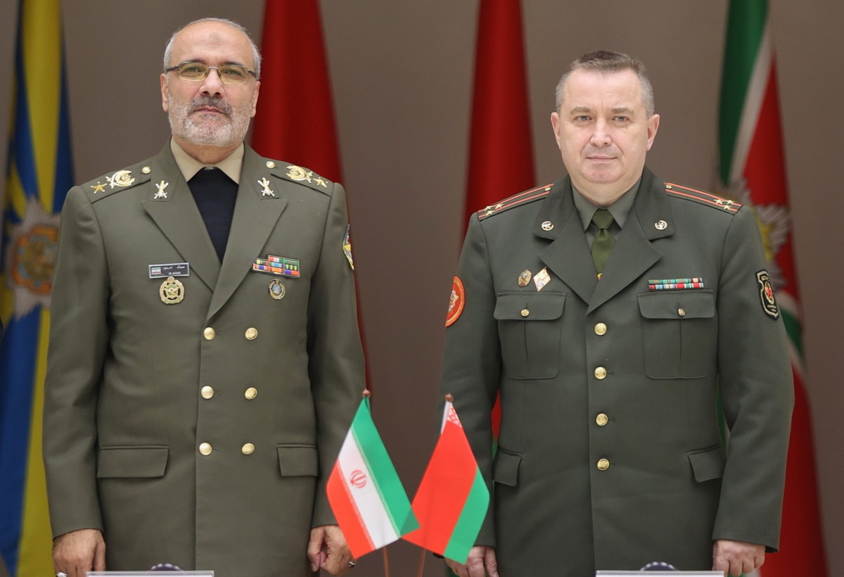Иран пригласил Беларусь на многосторонние военные учения