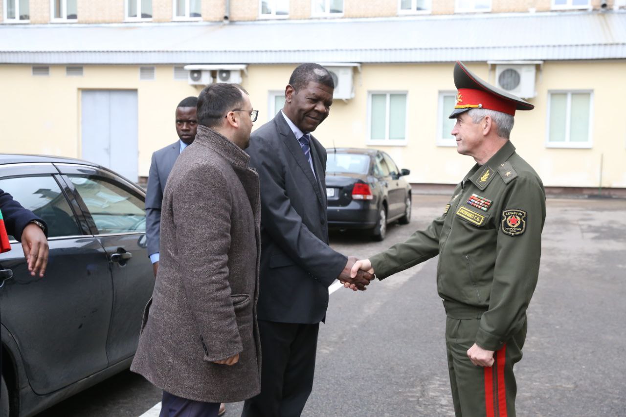 Зимбабвийские военные приехали в Беларусь