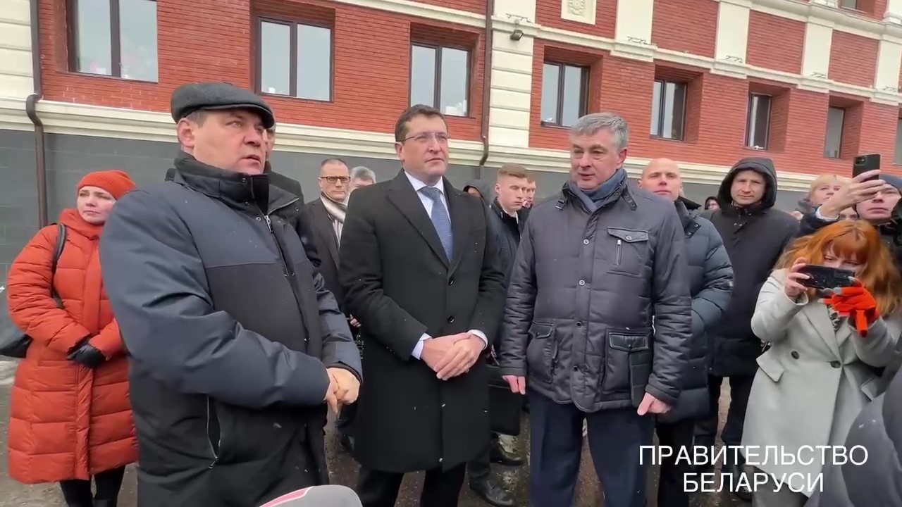Головченко показали беларусско-российский электробус «МиНиН»