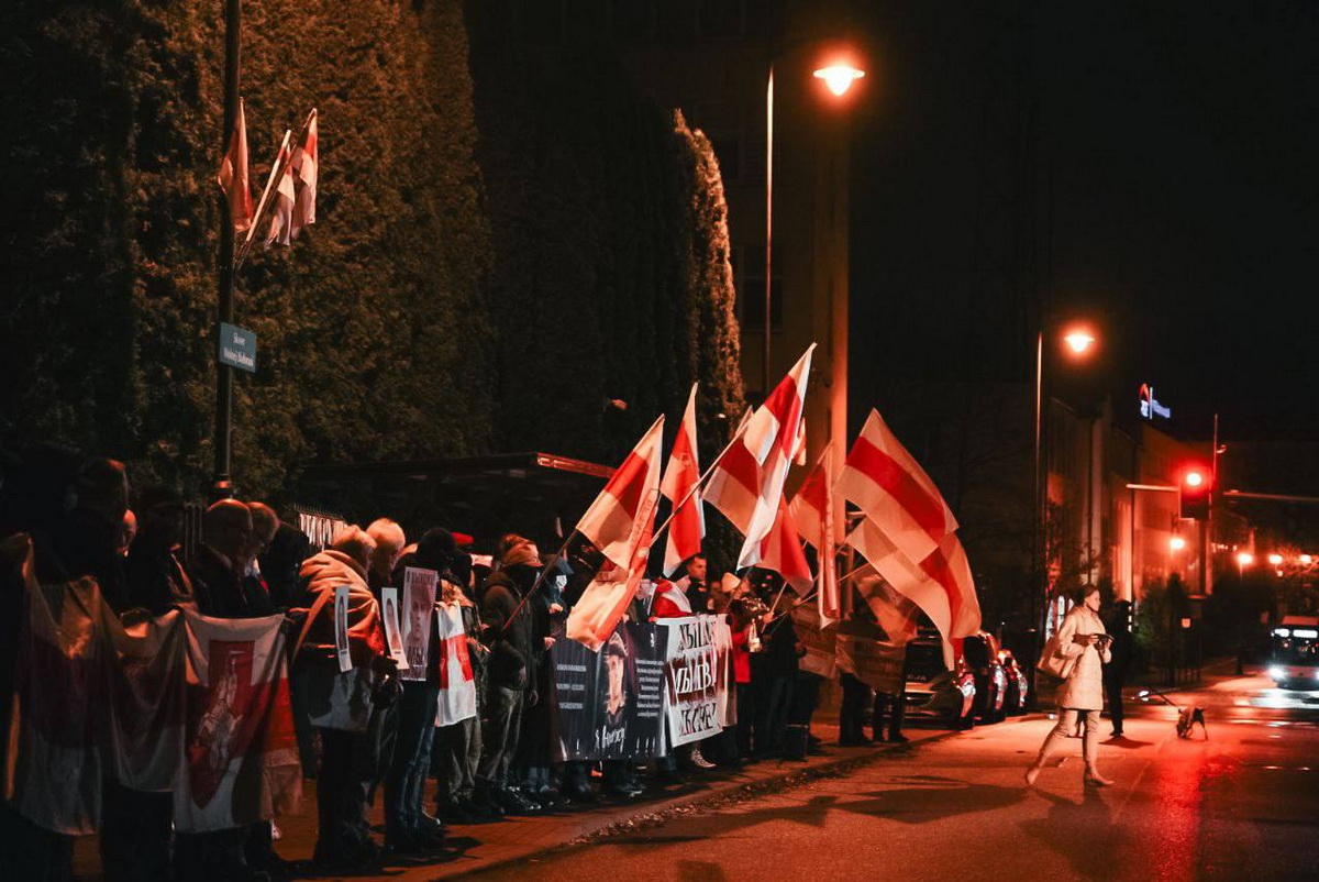 Беларусы вышли на акции в память Романа Бондаренко