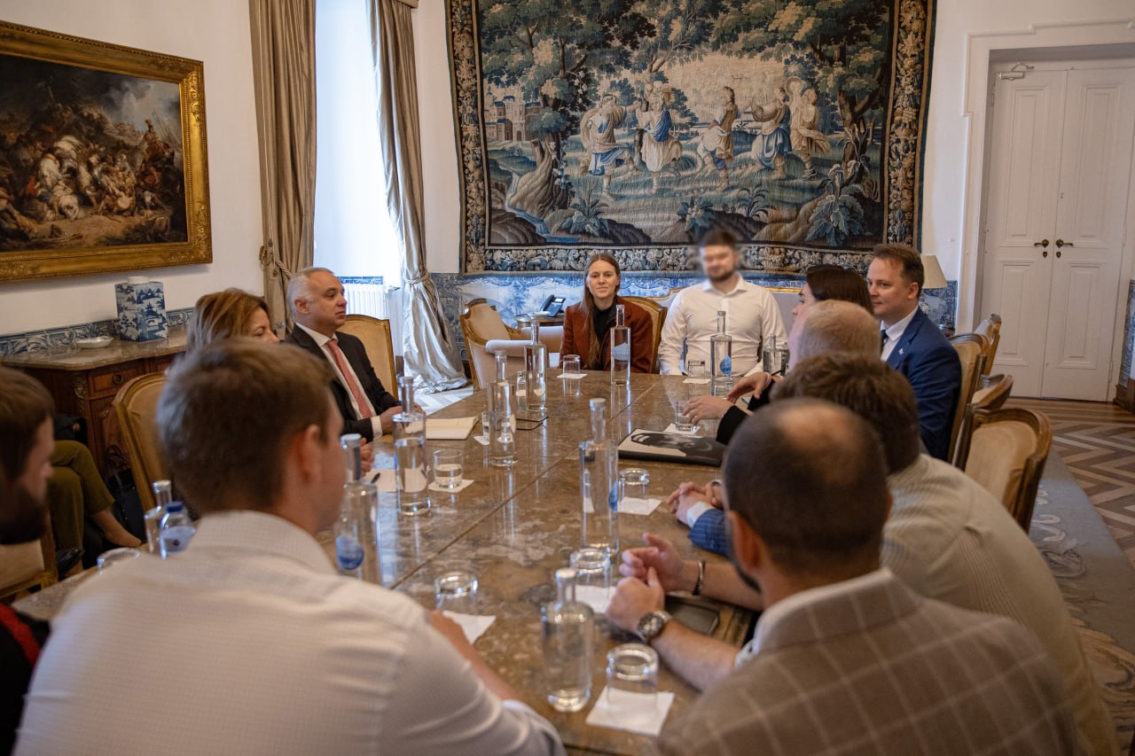 Тихановская обсудила проблемы беларусов с госсекретарем Португалии