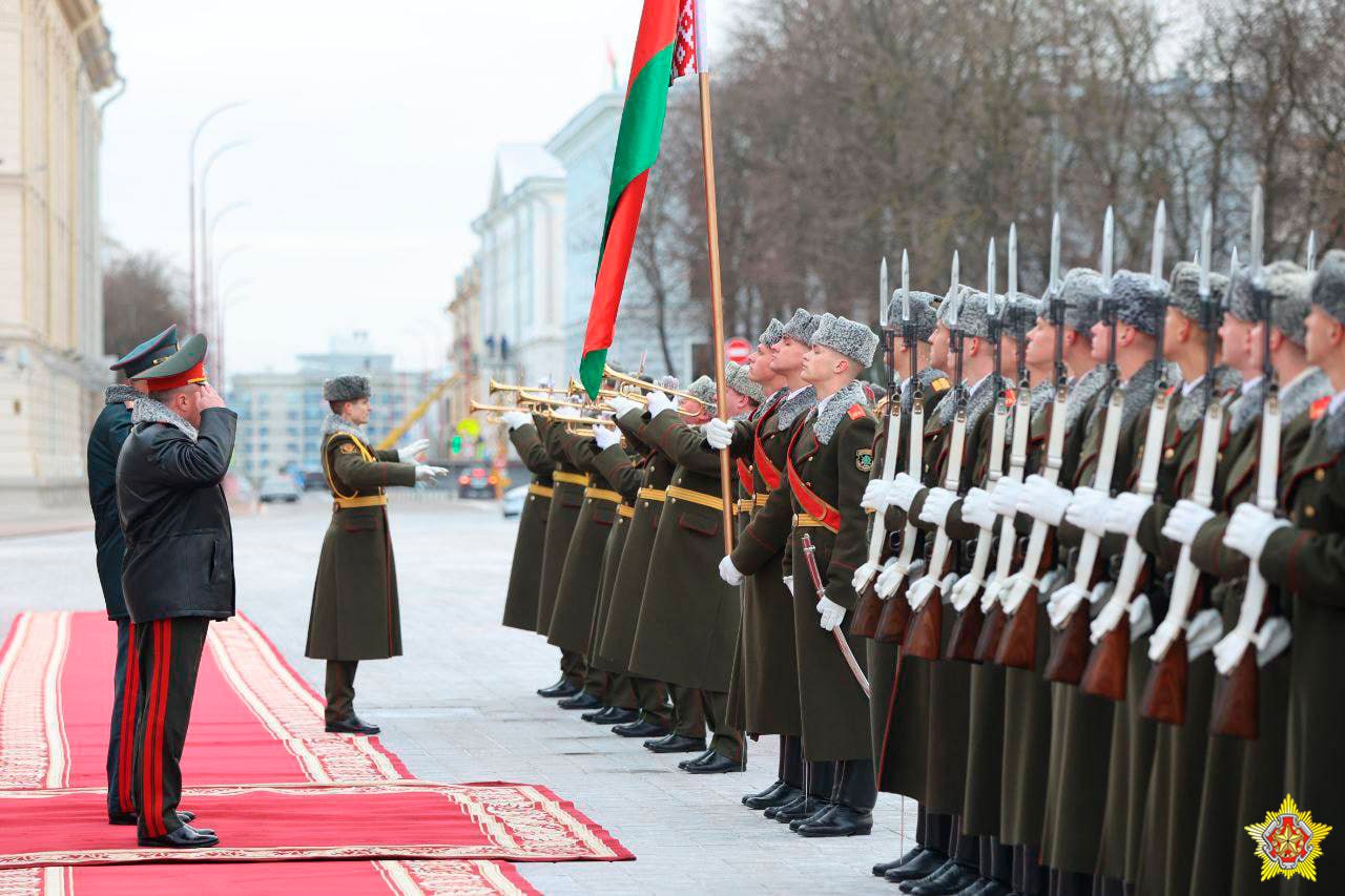 Беларусь и Казахстан подписали план военного сотрудничества на 2024 год