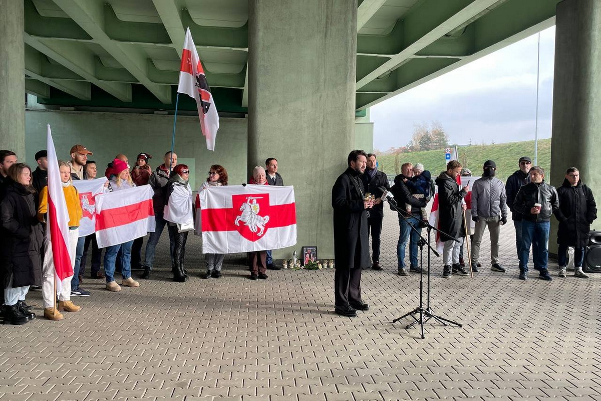 Беларусы вышли на акции в память Романа Бондаренко