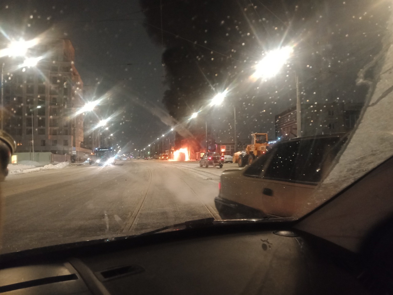 Беларусский МАЗ опять сгорел в Санкт-Петербурге
