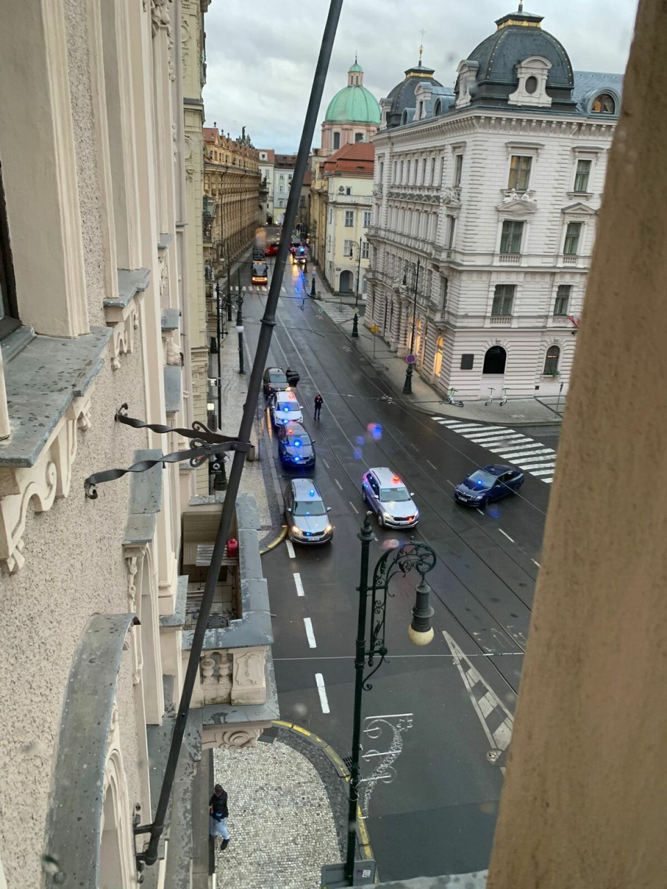 В центре Праги произошла стрельба, есть убитые