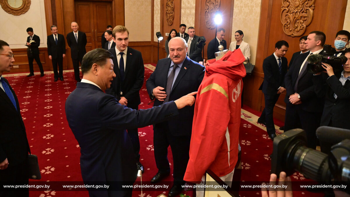 Лукашенко встретился с китайскими учителями Николая