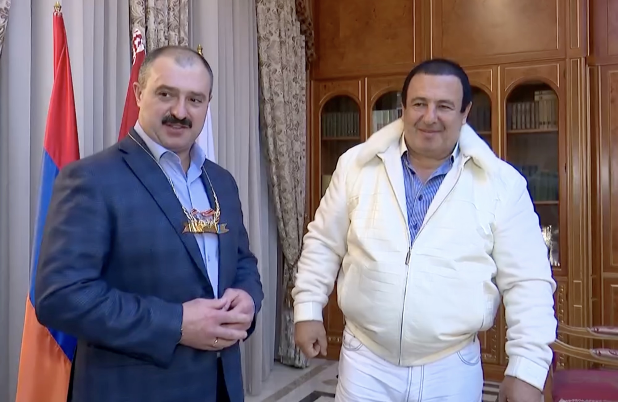 Виктор Лукашенко в компании Воробья слетал в Ереван