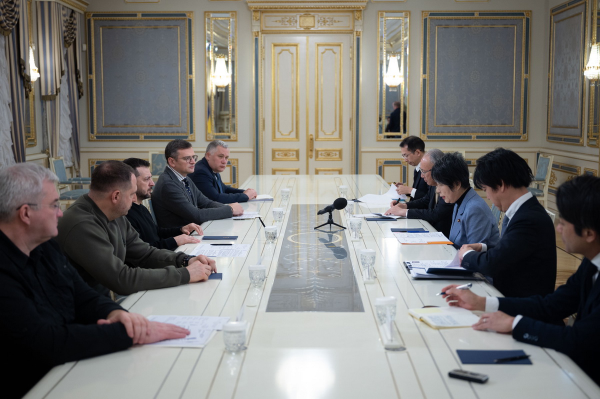 Украина и Япония обсудили шаги в области безопасности и Формулу мира