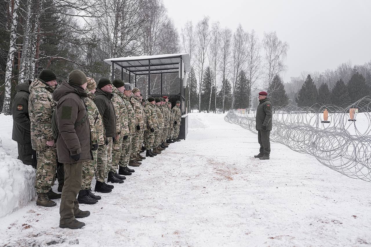 Спецназ отработал "пресечение массовых беспорядков" под Минском