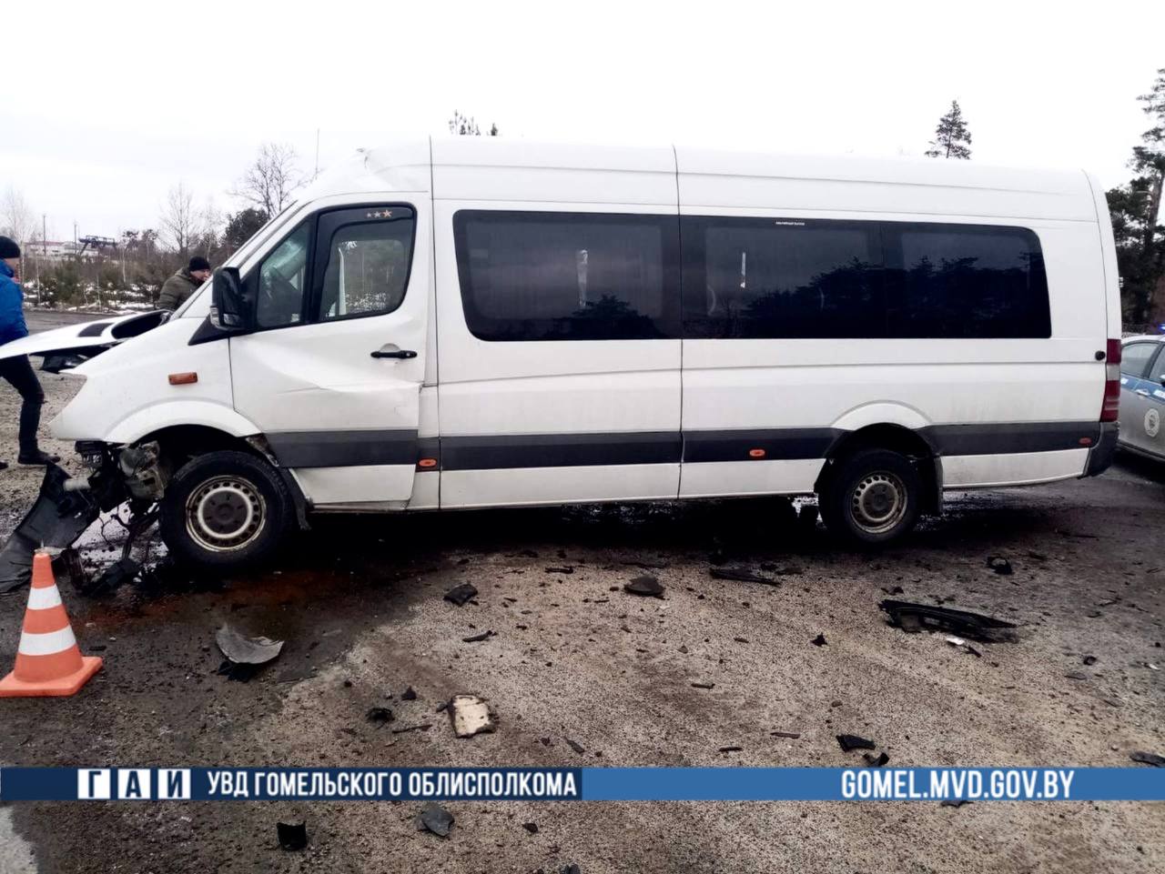 Один человек погиб в ДТП с микроавтобусом в Речицком районе