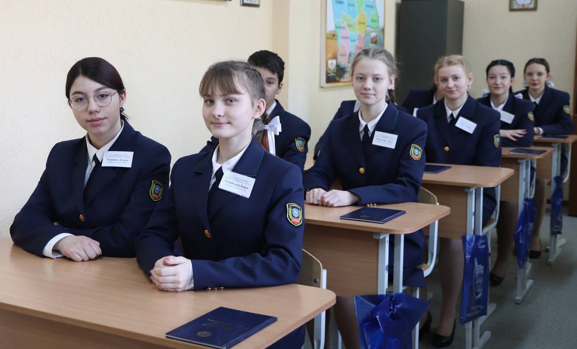 Швед открыл класс "Юный прокурор" в гродненской школе