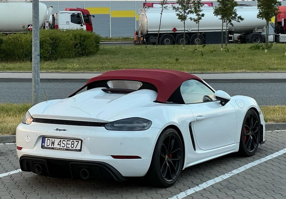 У беларуса украли Porsche во Вроцлаве