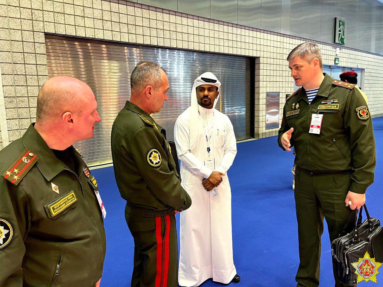 Беларусские военные отправились на выставку в Катар