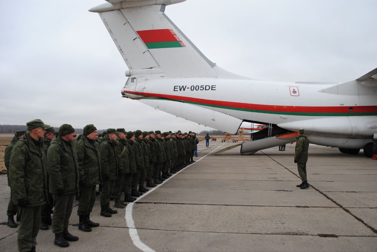 Беларусские военные проходят подготовку на территории России
