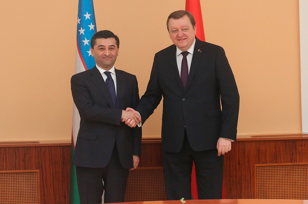 Беларусь обсудила новые логистические маршруты с Узбекистаном