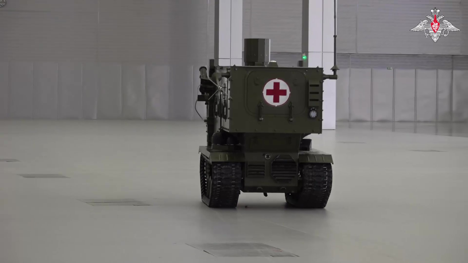Шойгу показали боевых роботов
