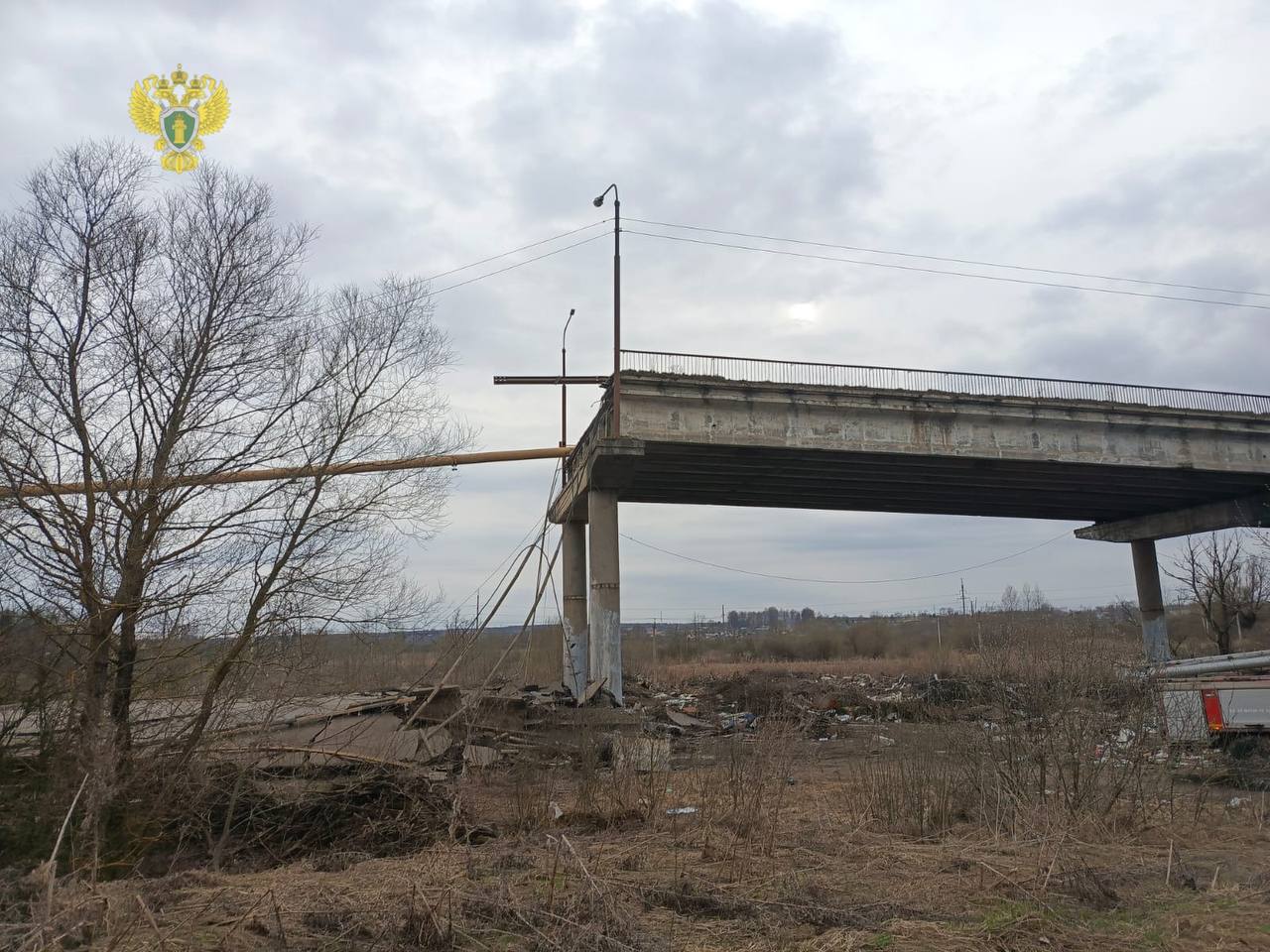 Обрушение моста в Вязьме попало на видео