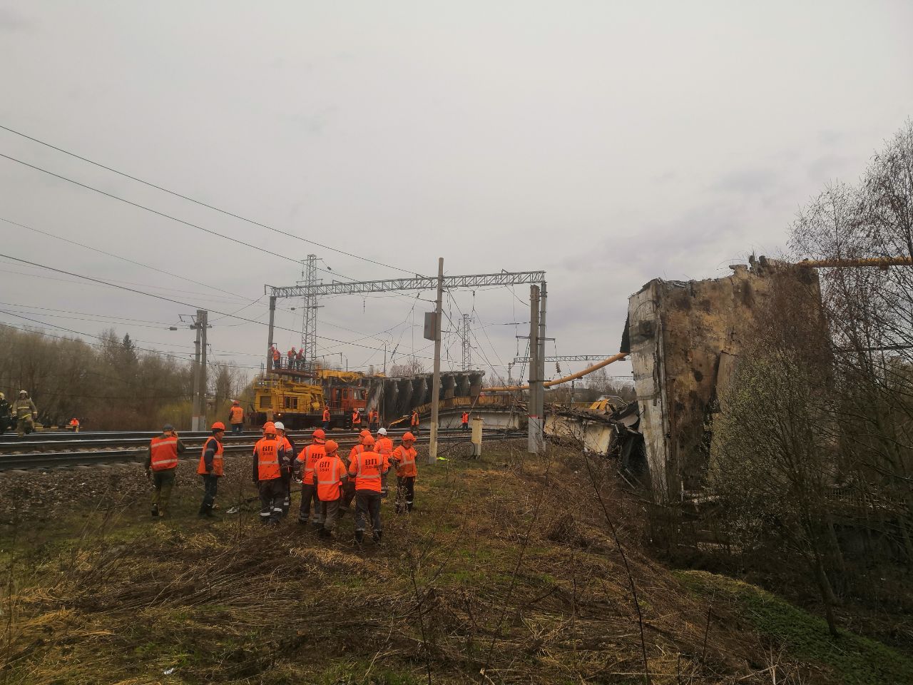 Обрушение моста в Вязьме попало на видео