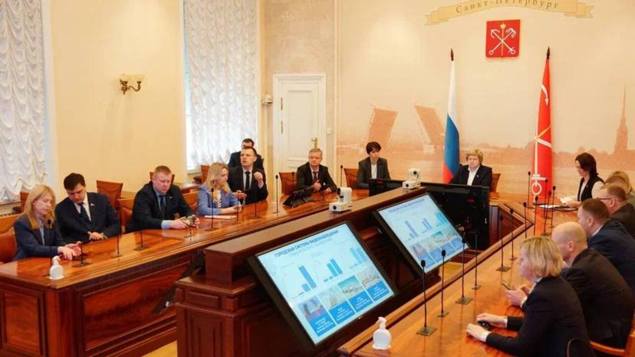 Минские чиновники отправились в Санкт-Петербург учиться охранять памятники и развивать предпринимательство