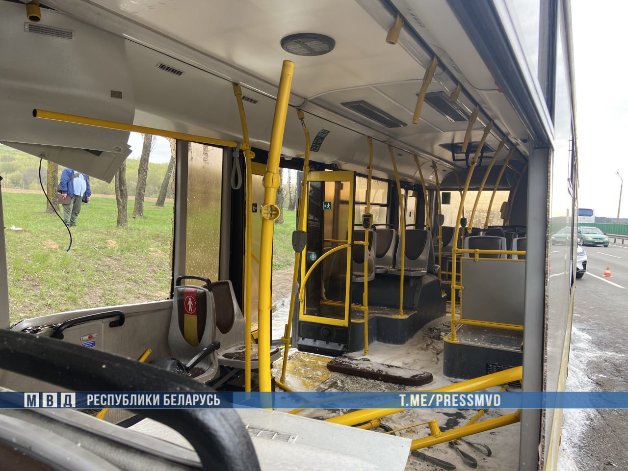 Автобус и фура столкнулись под Минском. Пострадали 14 человек