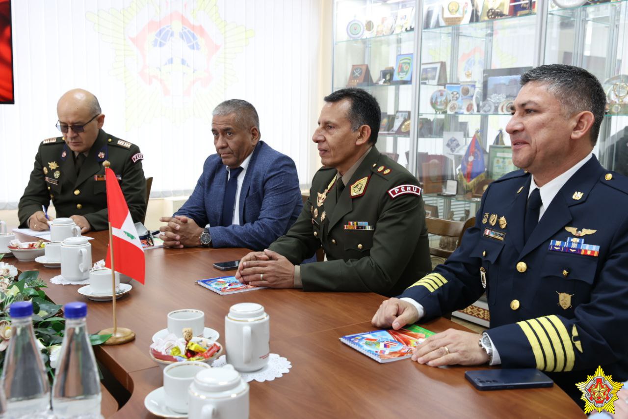 Трех военных дипломатов Перу аккредитовали в Беларуси