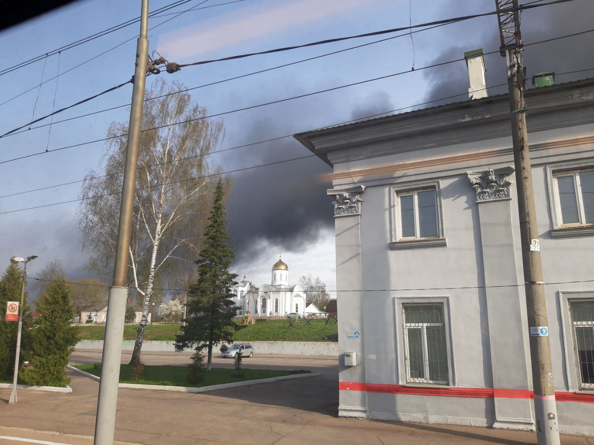 Объекты ТЭК загорелись в Смоленской области после атаки беспилотников