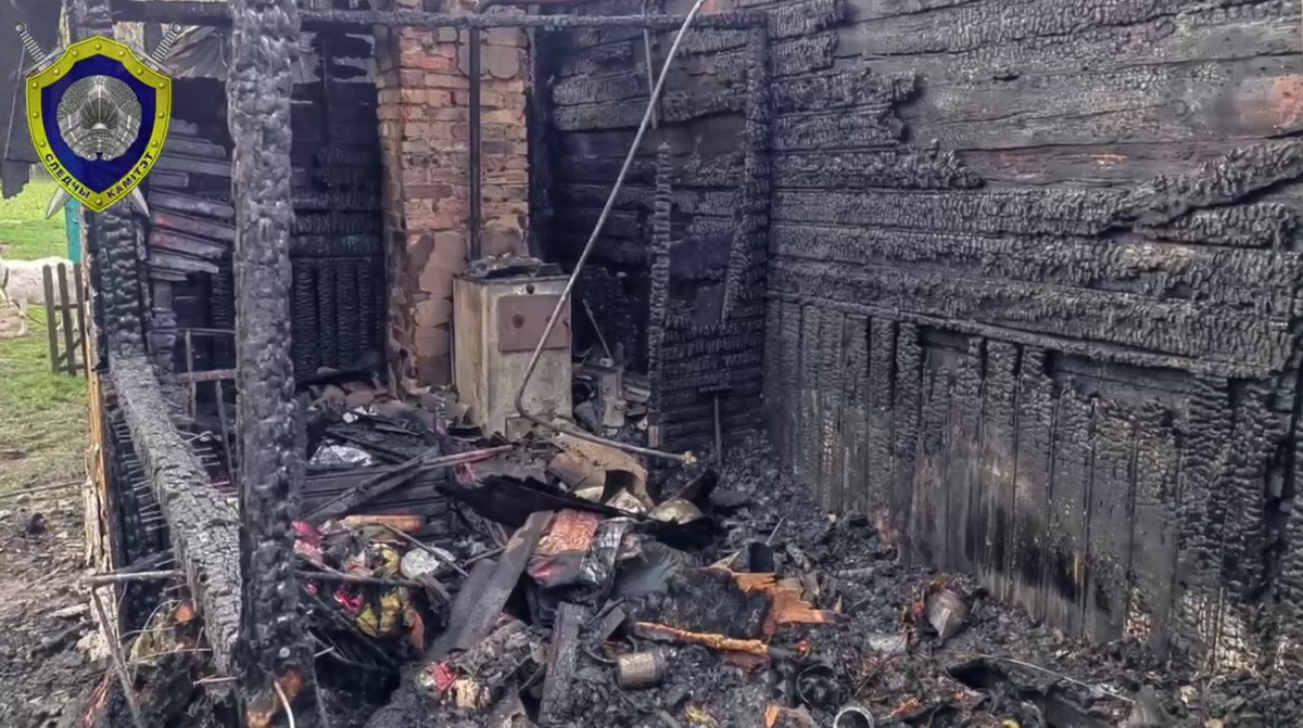 Четверо детей погибли на пожаре в Березовском районе