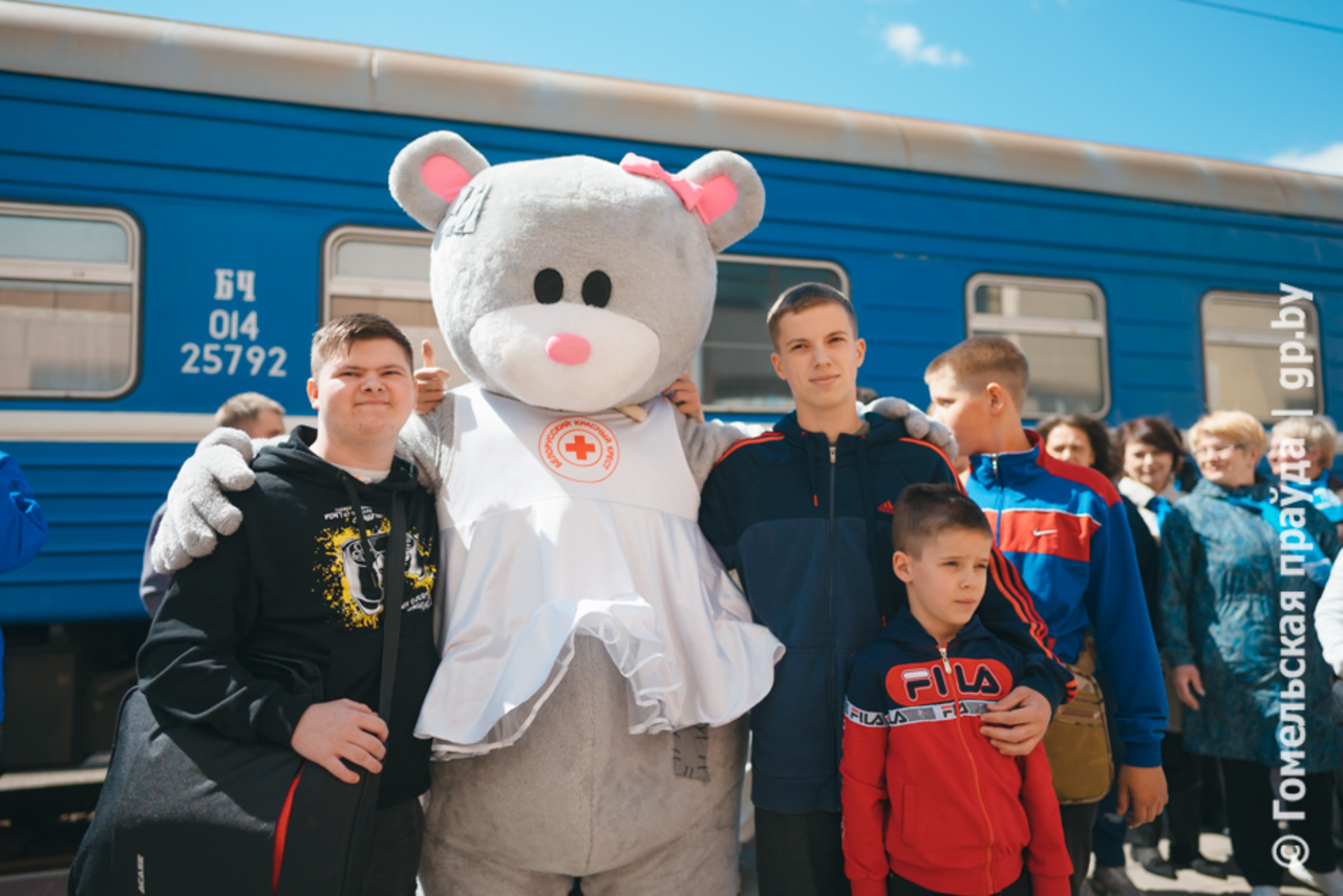 Группа детей из Донбасса прибыла в Беларусь