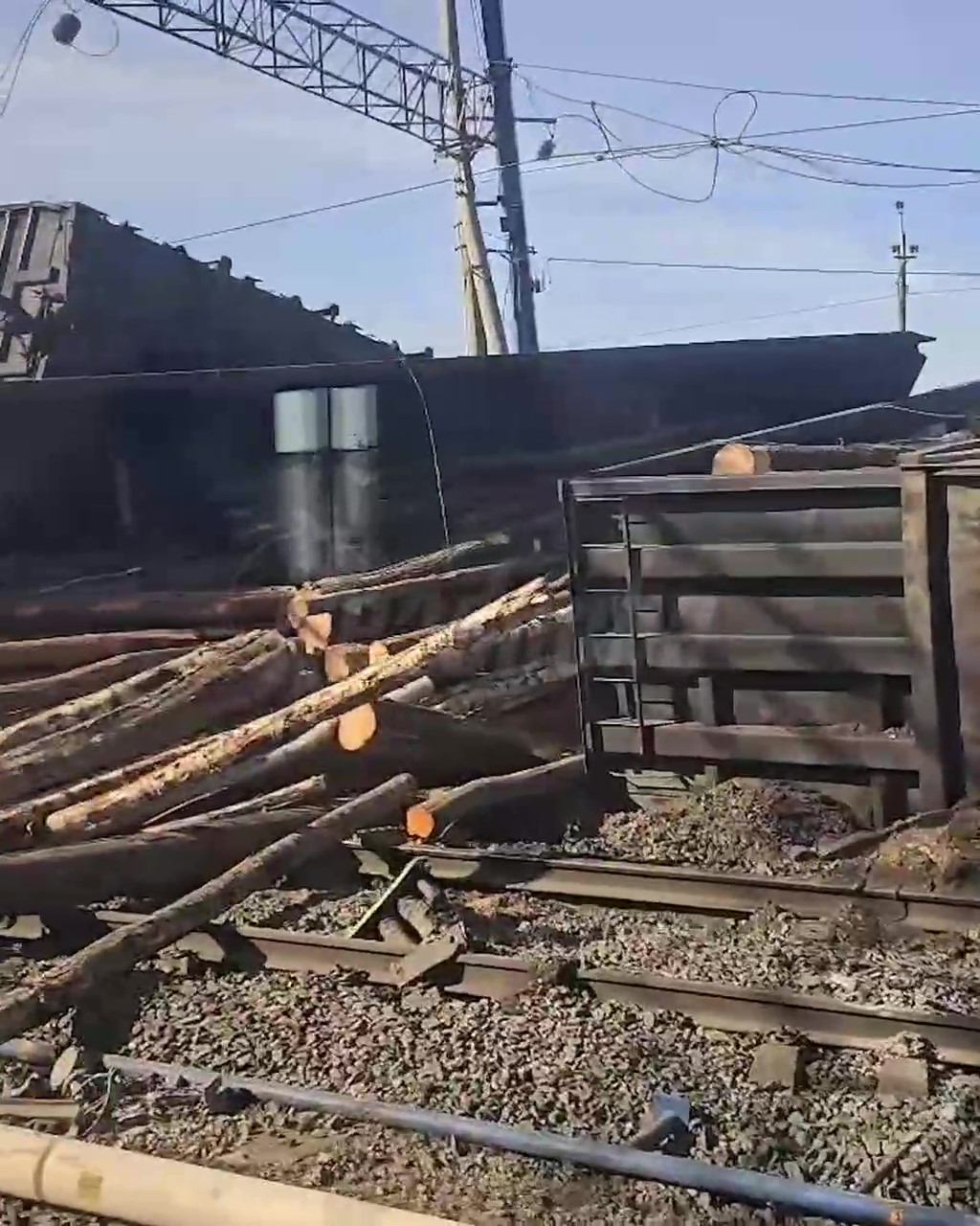 Поезд сошел с рельсов в Волгоградской области РФ из-за "постороннего вмешательства"