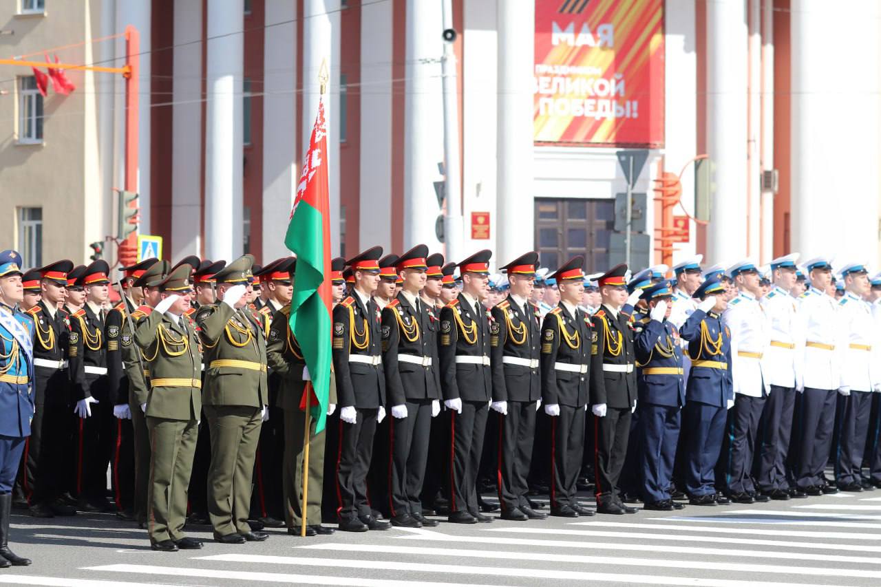 Беларусских суворовцев отправили маршировать на параде в Кемерово