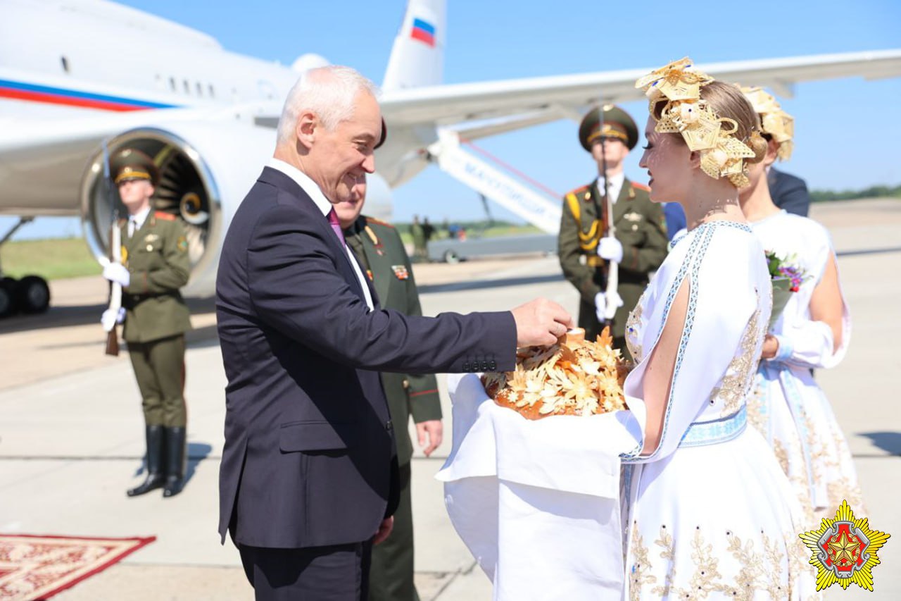 Министр обороны России прибыл в Минск