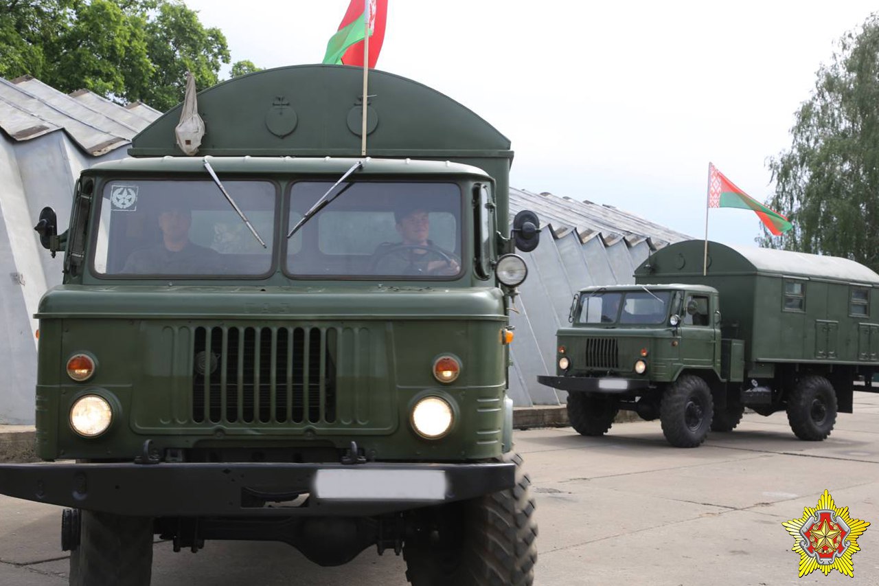 Войска связи получили новые командно-штабные машины