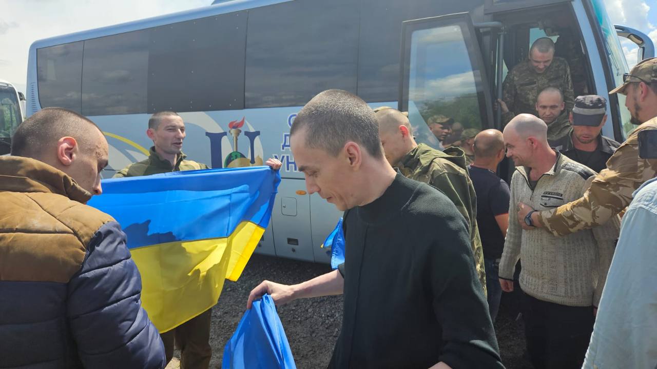 Украина вернула из российского плена 75 человек