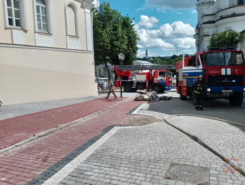 Спасатели потушили летнюю террасу кафе в Витебске