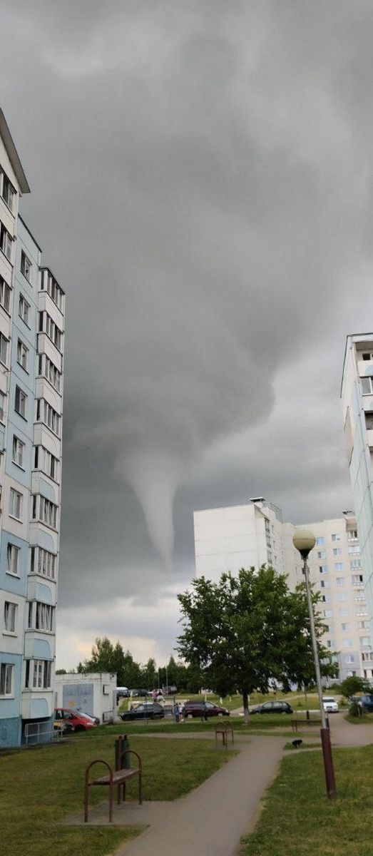 В Минске заметили "торнадо" - фото, видео