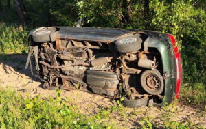 В результате ДТП в Мозырском районе водитель вылетел из машины и погиб