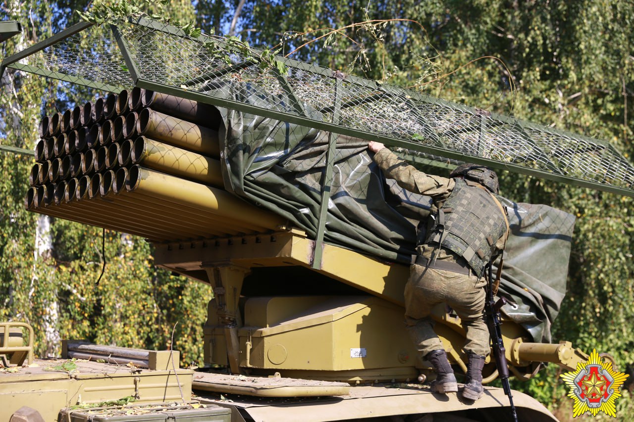 Беларусские военные устанавливают "мангалы" на технику - фотофакт