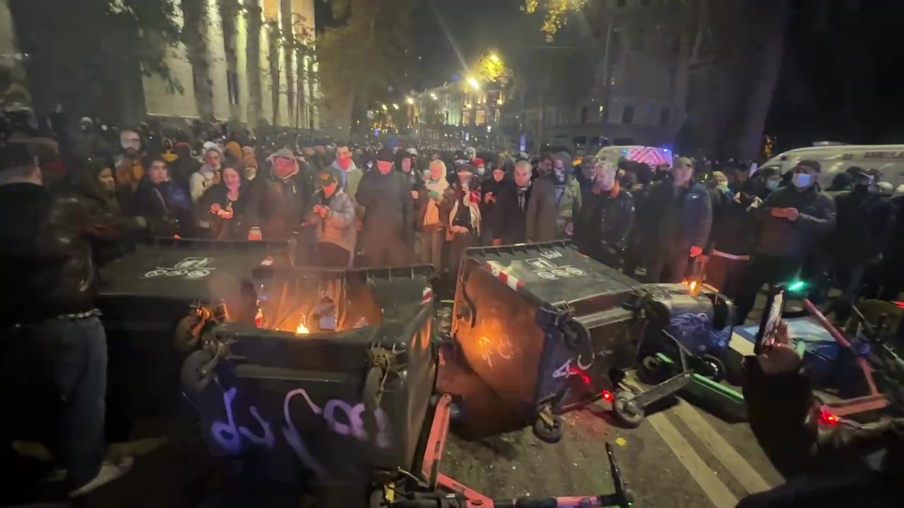 Полиция разогнала протестующих в центре Тбилиси