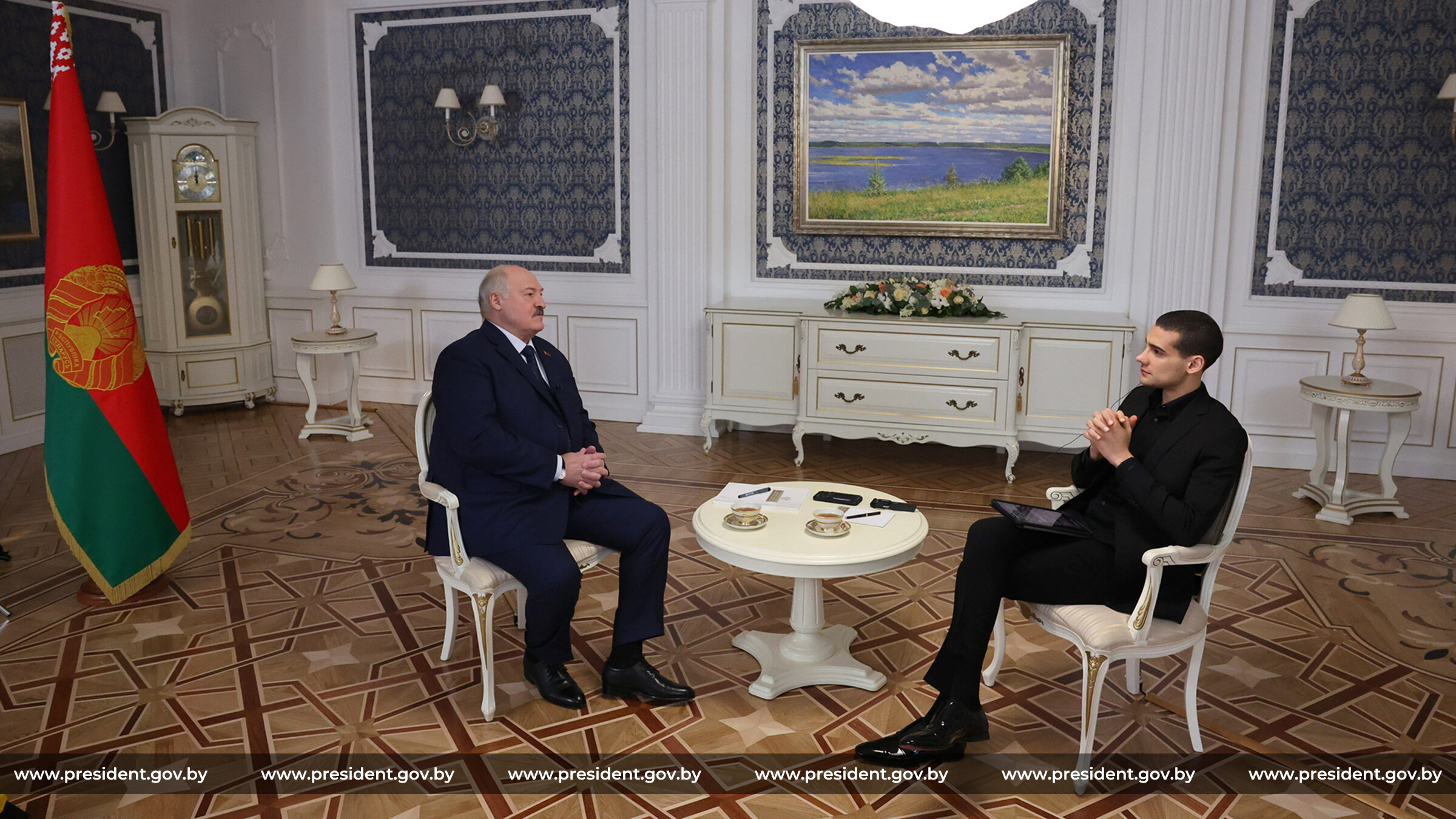 Блогер Науфал согласился с Лукашенко в оценке Зеленского