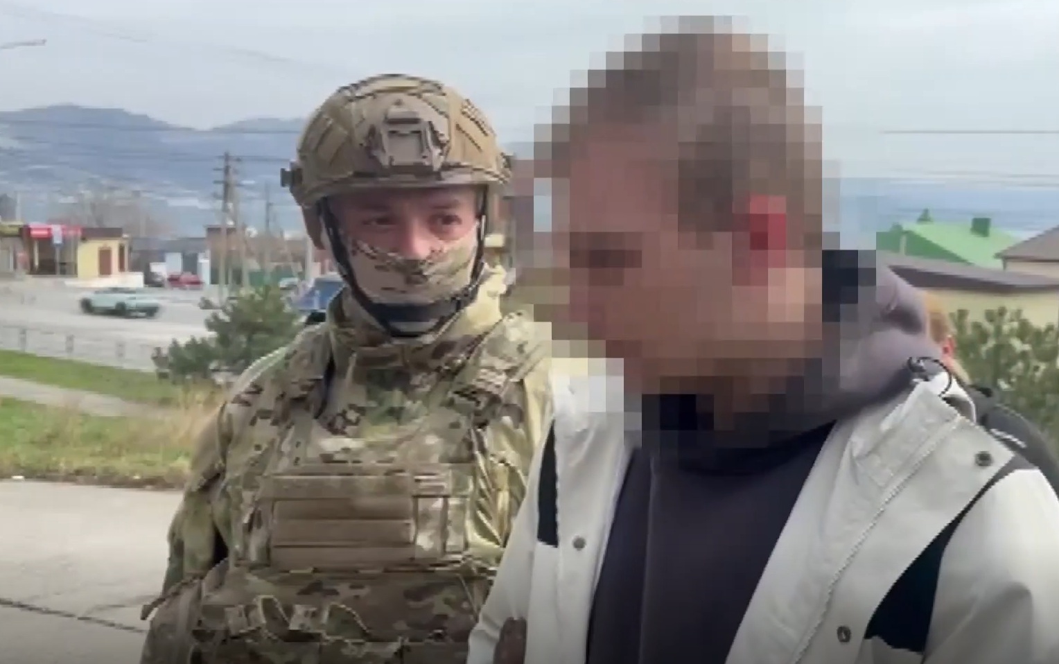 ФСБ показала мужчину, который назвал себя гражданином Беларуси и признался в подготовке взрыва пункта сбора военных