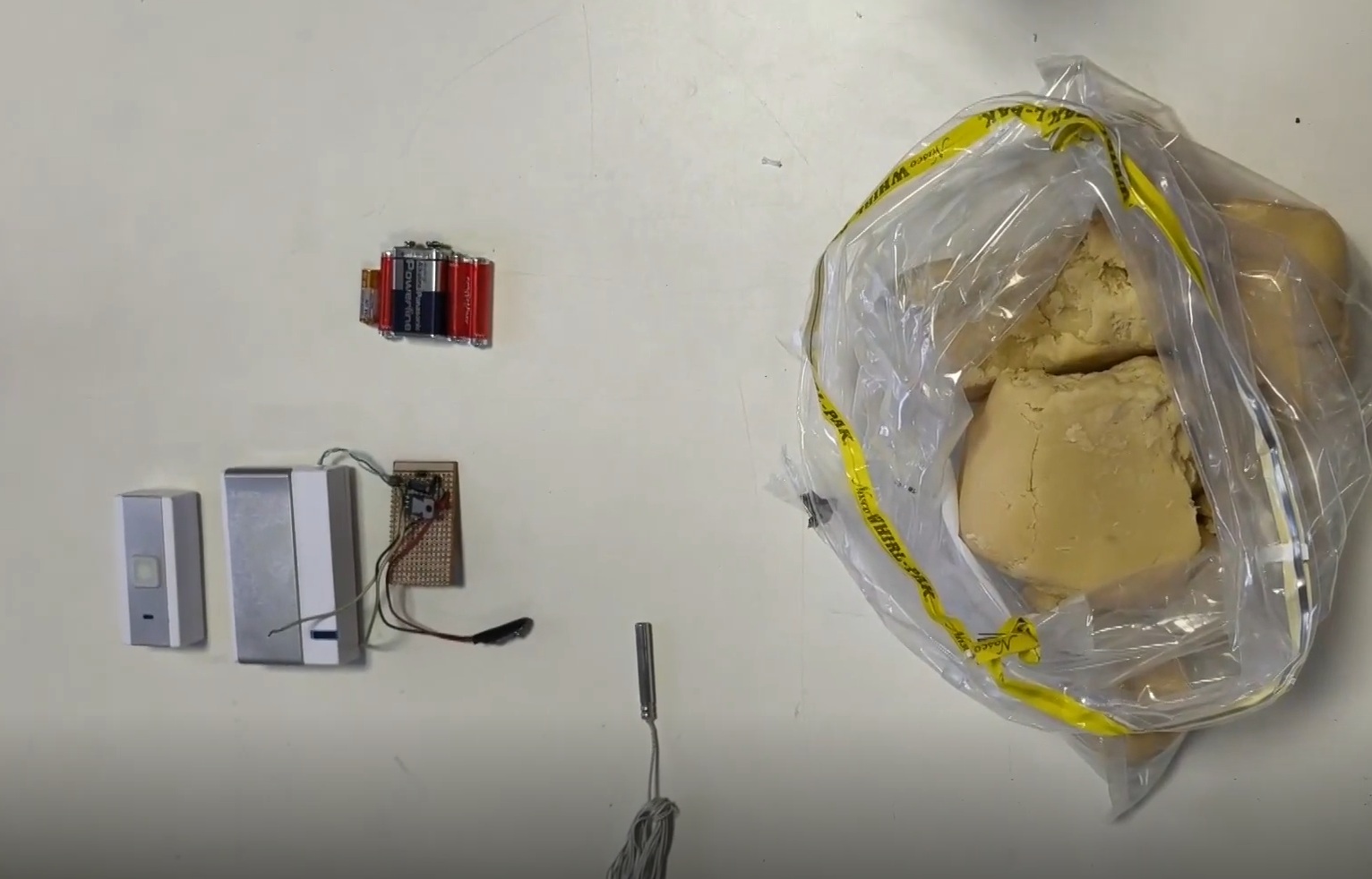 ФСБ показала мужчину, который назвал себя гражданином Беларуси и признался в подготовке взрыва пункта сбора военных