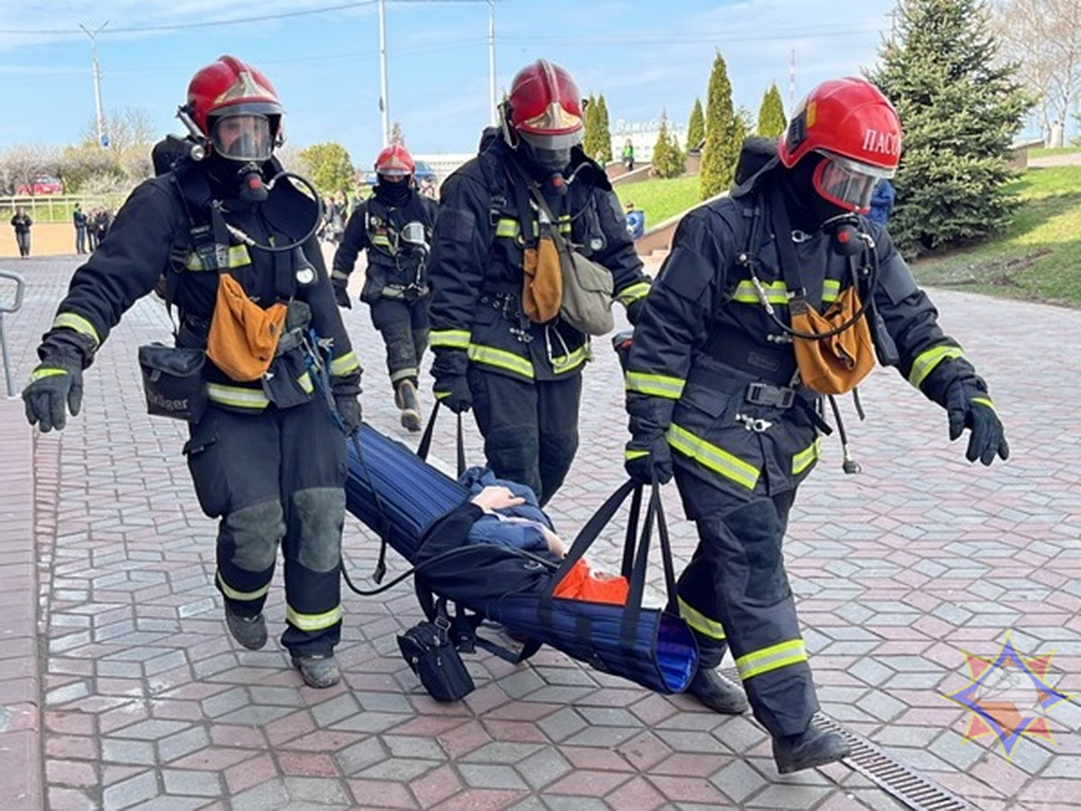 Более 4 тысяч человек эвакуировали из витебского бизнес-центра в рамках учений