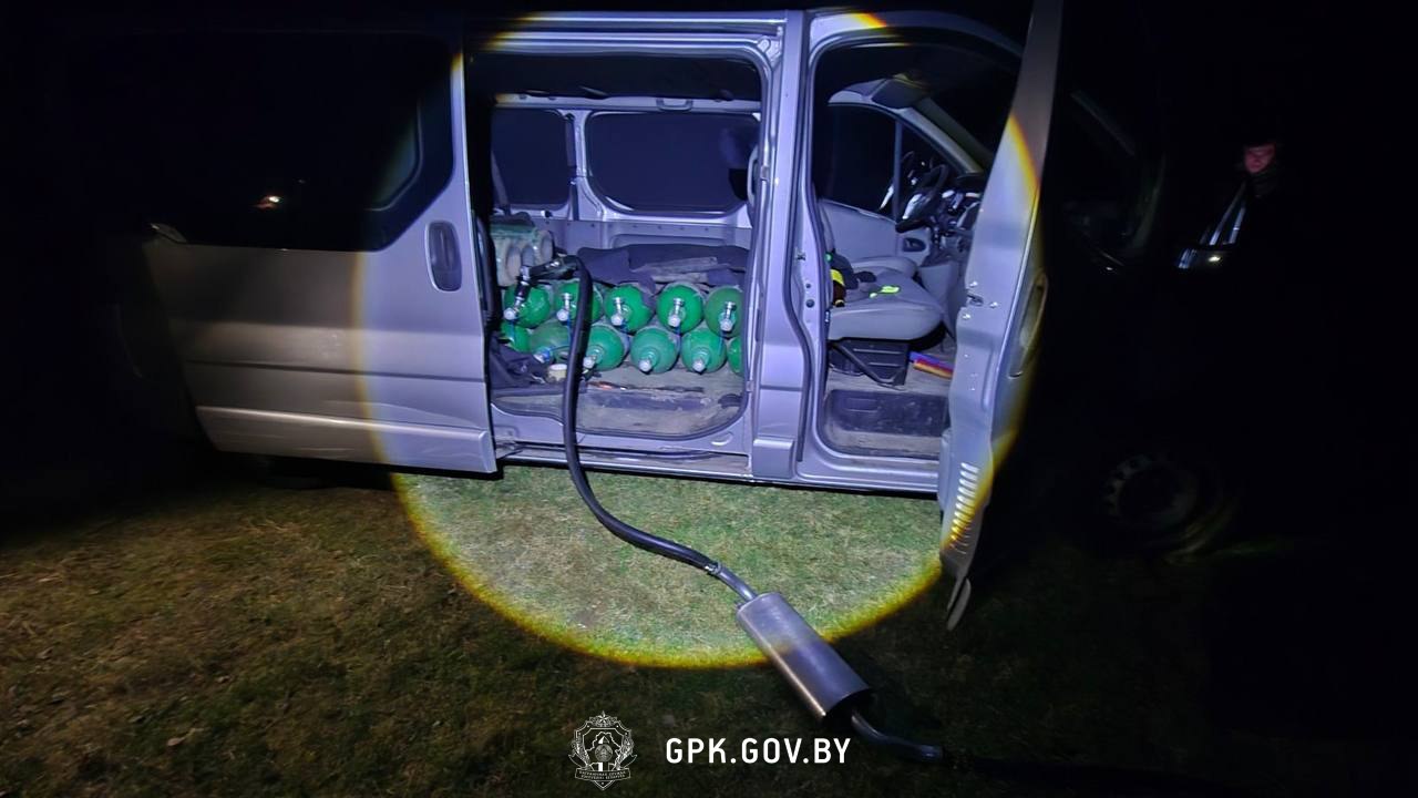 Двух беларусов с метезондом задержали в Гродненском районе
